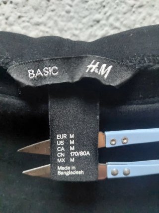 Falda negra básica