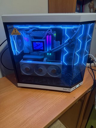 PC Gaming Blanco con RGB