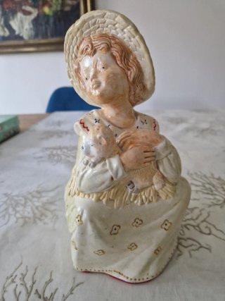 Figura escayola niña con cordero