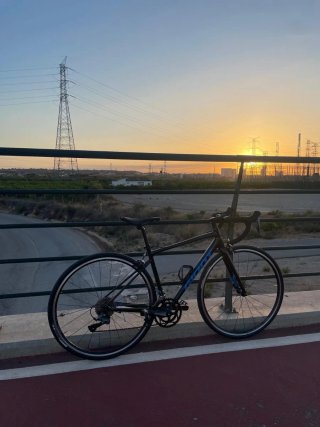 Bicicleta de carretera Giant Negra
