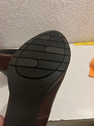 Zapatos de tacón marrones