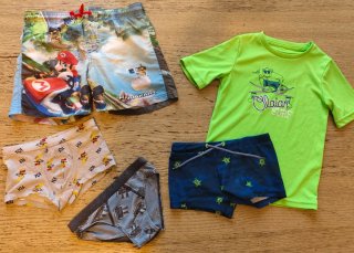 Lotto vestiti bimbo 4/5 anni (104-110cm)