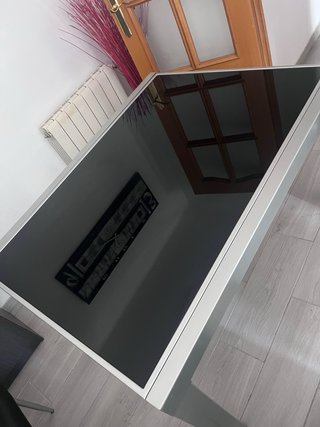 Mesa Comedor Cristal Negra y Metal