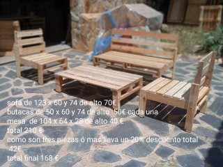 sofás  y butacas de palets 35€ y 25€ tambien mesa