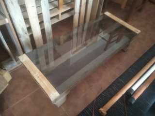 sofás  y butacas de palets 35€ y 25€ tambien mesa