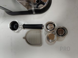 Cafetera de Bomba de Acero - De'Longhi Dedica
