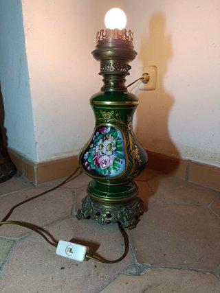 Table lamp