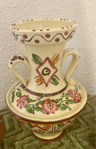 Jarrón de cerámica decorado