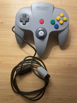 Nintendo 64 Negra + Mando + Cables