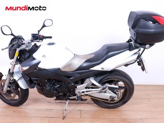 SUZUKI GSR 600