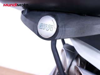 SUZUKI GSR 600