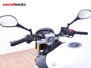 SUZUKI GSR 600