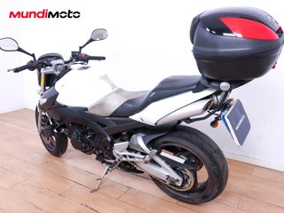 SUZUKI GSR 600