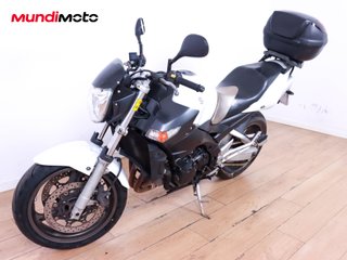 SUZUKI GSR 600