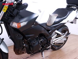 SUZUKI GSR 600