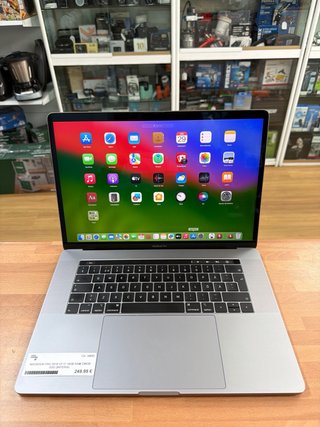 MacBook Pro 2018 15” i7 16GB RAM 256GB SSD