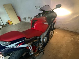 Honda CBR 600 Sportbike Roja y Blanca