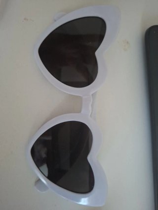 Gafas de Corazón Blancas y Negras