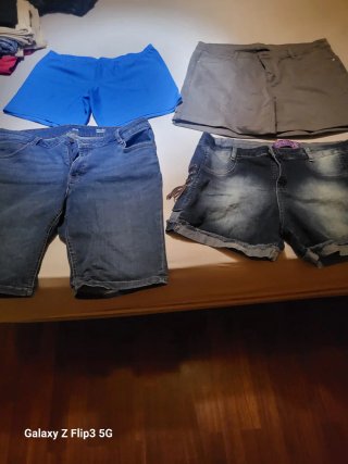 Pantalones cortos C&A negros y rosas y mas colores