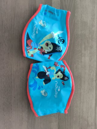 Brazaletes flotadores Nabaiji piratas