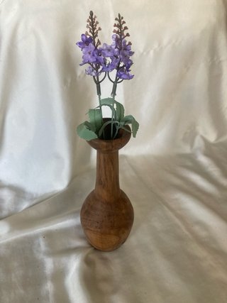 Jarrón de madera artesanal