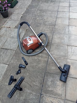 Aspiradora Solac Sprintel 1700W