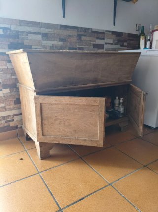 Masera antigua de madera
