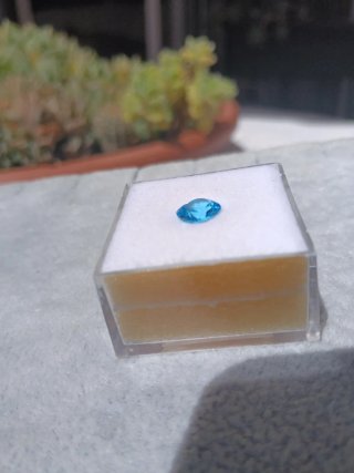 Topacio natural azul agua