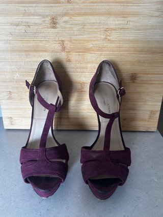 Zapatos tacón burdeos Zara