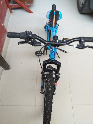 Bicicleta BTT 20 con suspensión