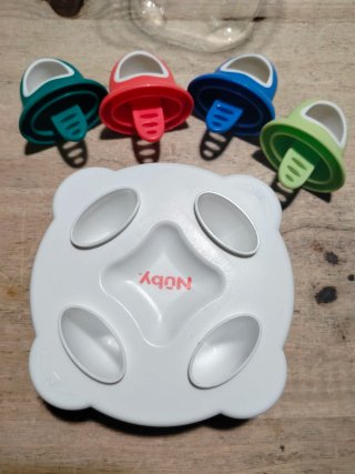 NUBY Set 4 moldes helados Paletas Colores
