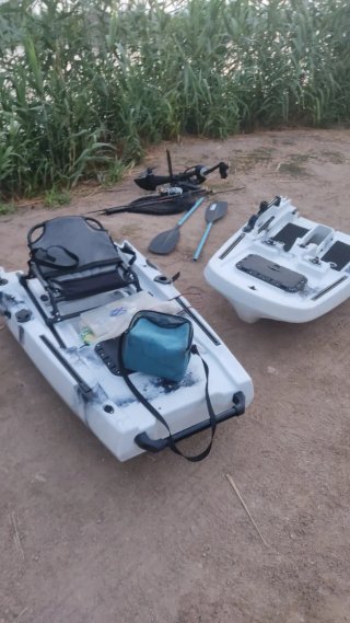 Kayak de pesca a pedales