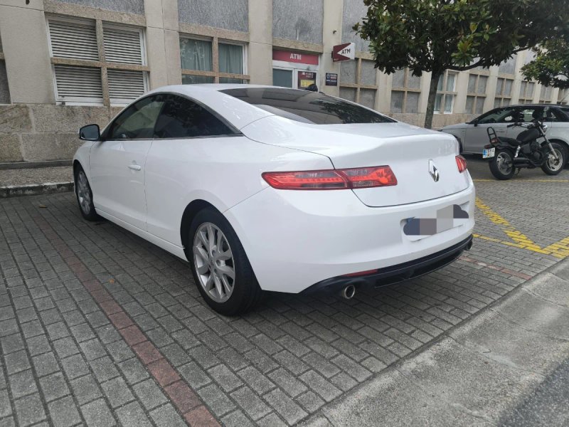Renault Laguna coupé 2.0 GT 180 4control - foto 1