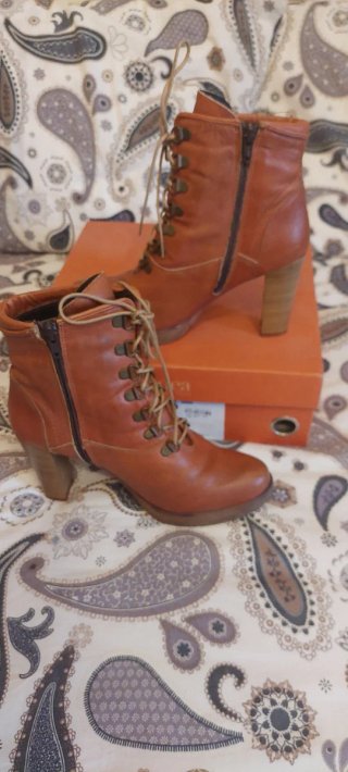 Botines de tacón Gadea marrones