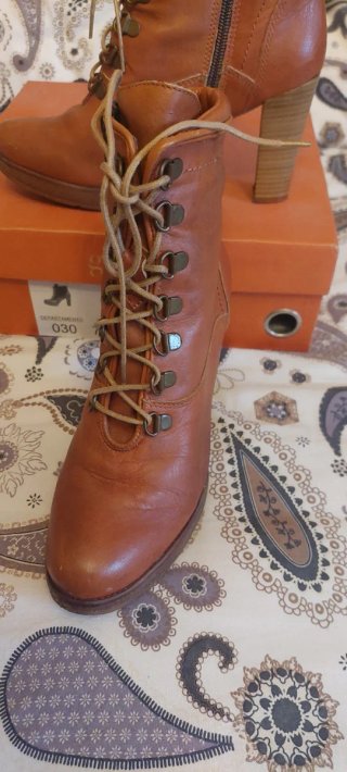 Botines de tacón Gadea marrones