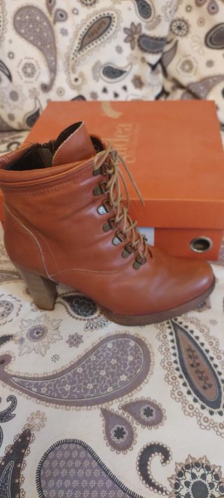 Botines de tacón Gadea marrones