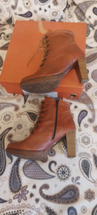 Botines de tacón Gadea marrones