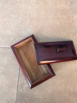 Caja de madera decorativa