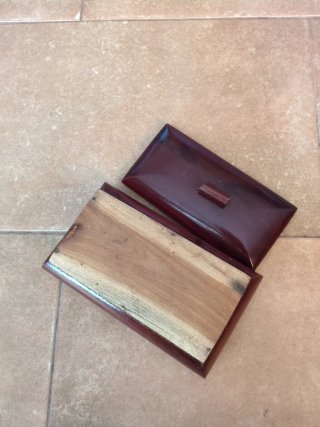Caja de madera decorativa