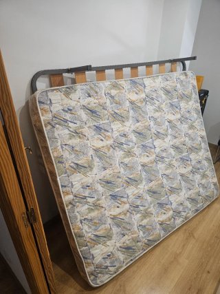 Colchón y base de cama