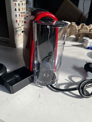 Cafetera Nespresso De'Longhi Essenza Mini Roja