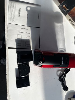 Cafetera Nespresso De'Longhi Essenza Mini Roja