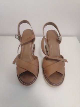 Sandalias cuña Parfois camel talla 37