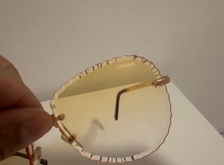 Gafas de sol Chanel doradas y naranjas