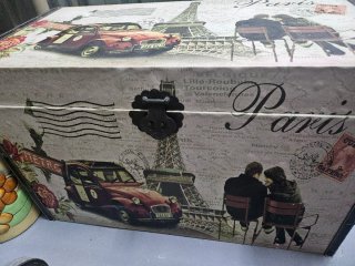 Banco de almacenaje con diseño París
