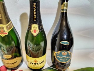 4 BOTTIGLIE VUOTE FERRARI