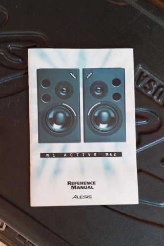 Monitores de Estudio Alesis M1 MK2