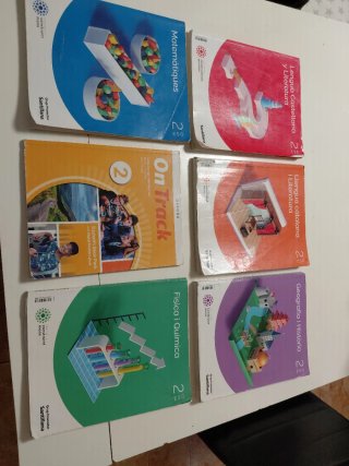 Libros 2 de la Eso Institut Collblanc La Canonja