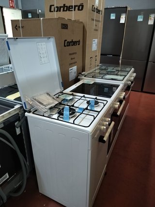 Cocina a gas nueva de exposición desde