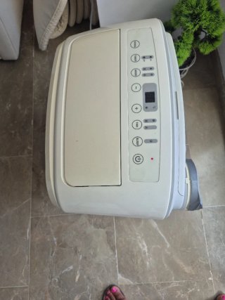 Aire Acondicionado Portátil Midea Beige